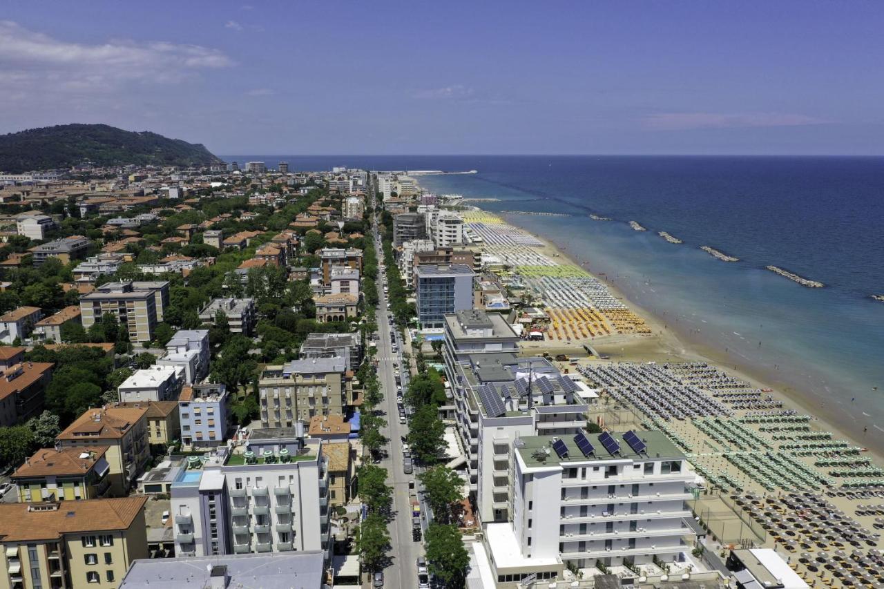 Amadei Hotel Blumen Пезаро Екстер'єр фото